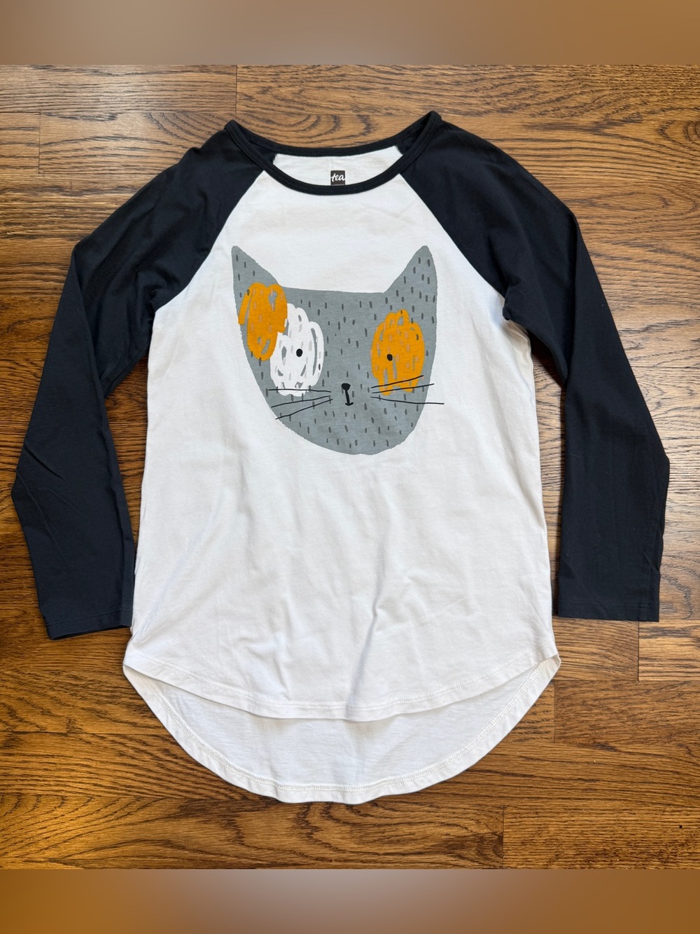 Tea Collection Girls Black & White Hi-Lo Raglan Tee w/ Gray Cat & Orange Accent